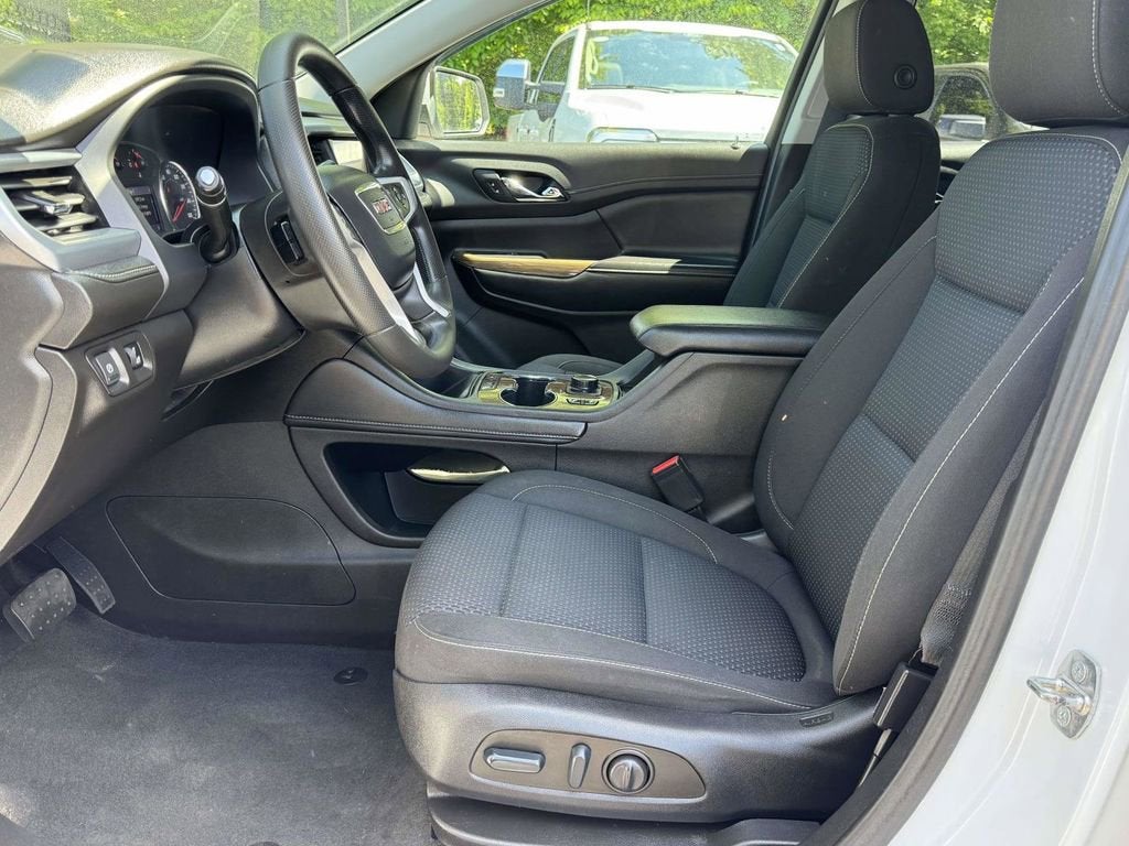 2022 GMC Acadia SLE
