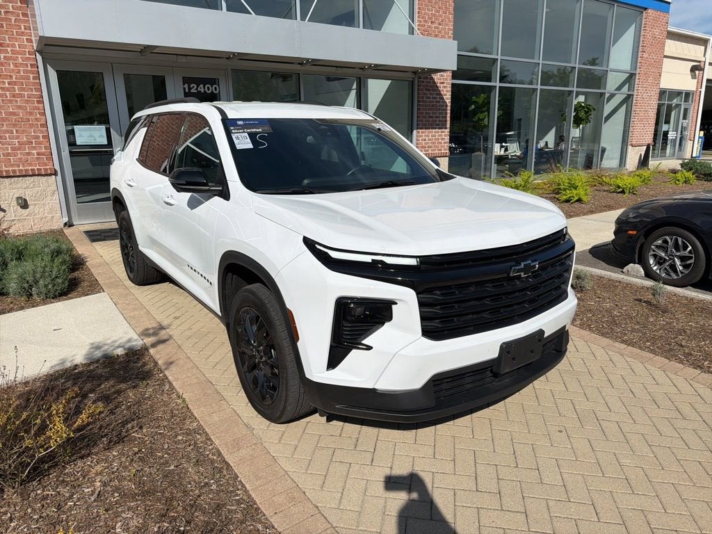 2024 Chevrolet Traverse LT
