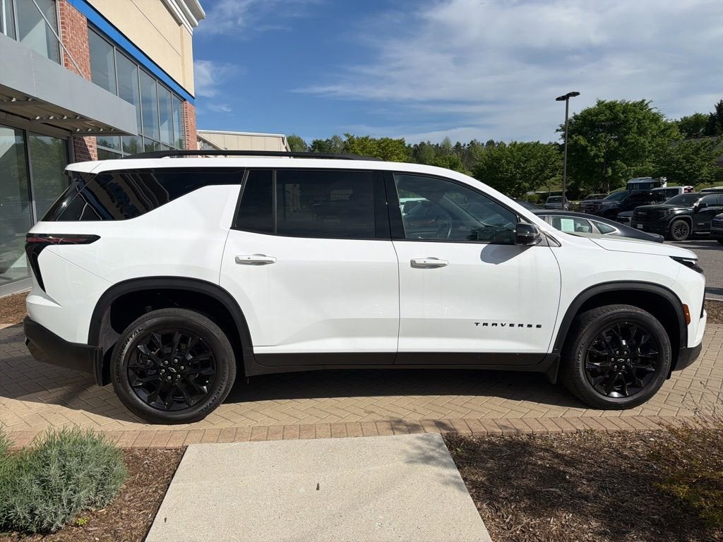 2024 Chevrolet Traverse LT