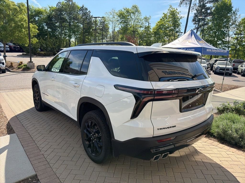 2024 Chevrolet Traverse LT