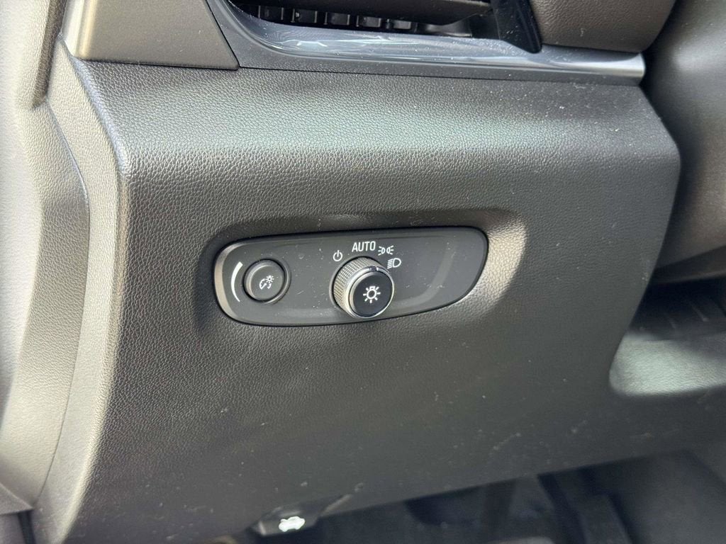 2023 Chevrolet Traverse LT