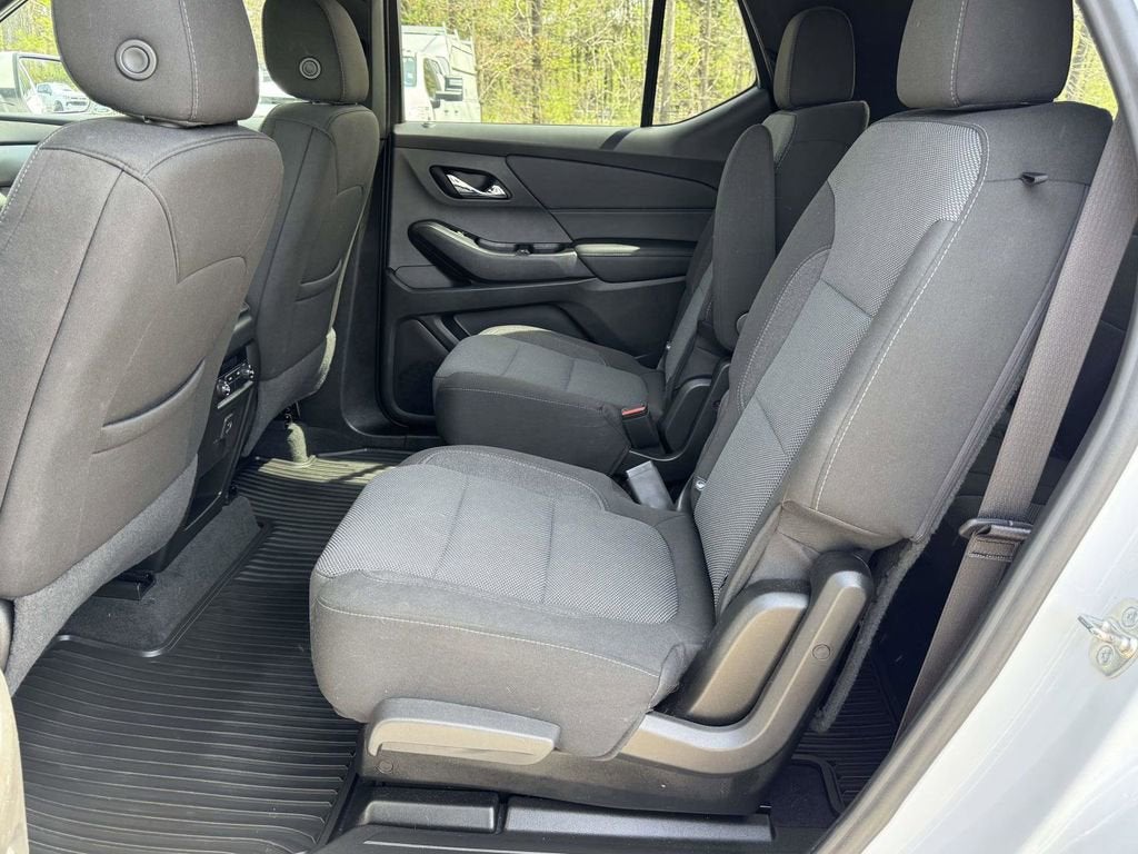 2023 Chevrolet Traverse LT