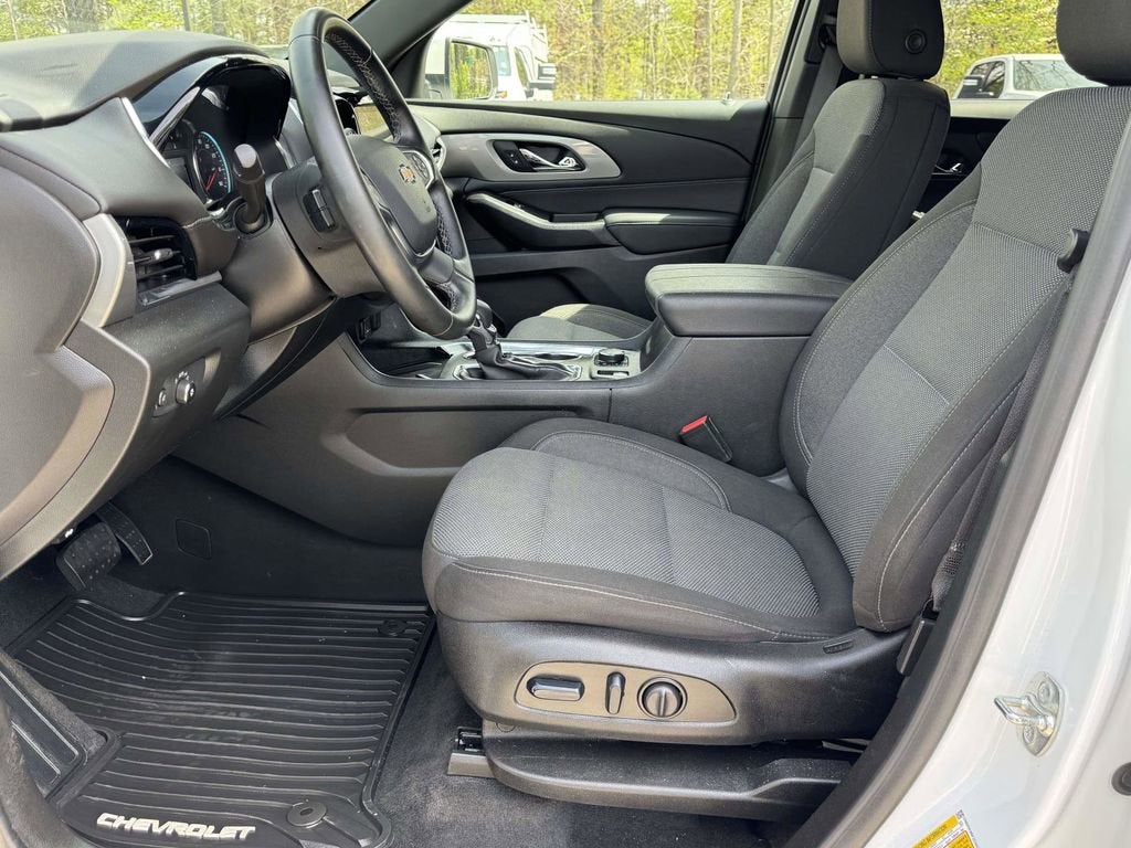 2023 Chevrolet Traverse LT