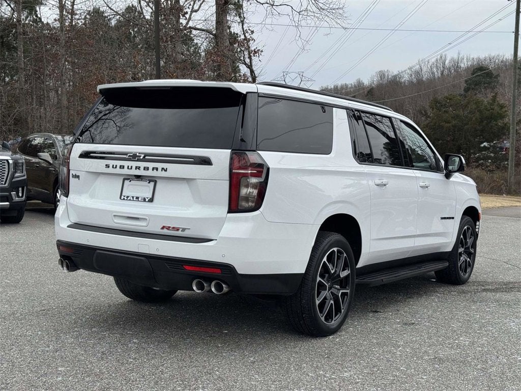 2023 Chevrolet Suburban RST