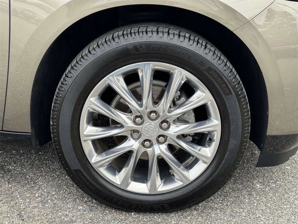 2020 Buick Enclave Essence