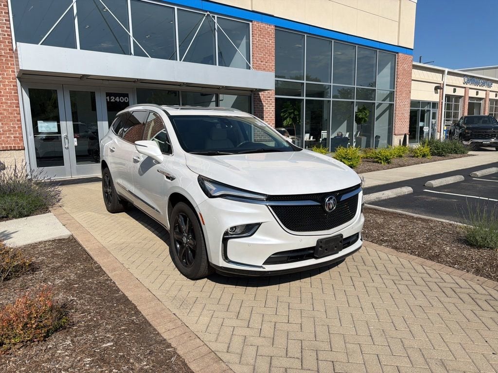 2023 Buick Enclave Essence