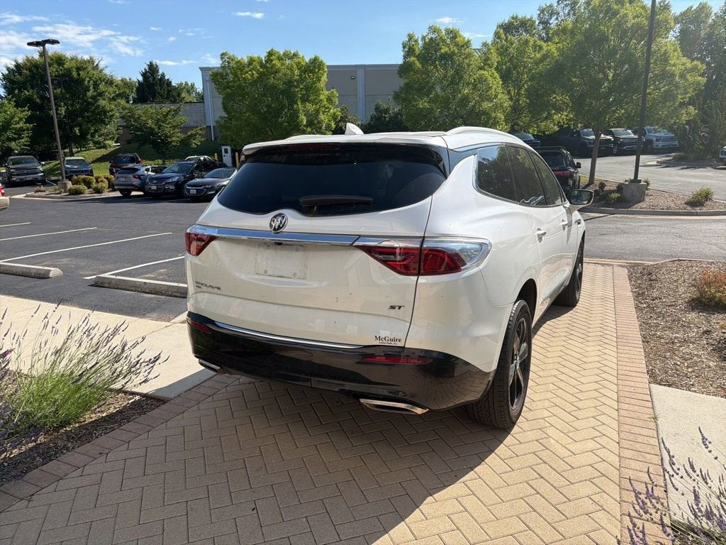 2023 Buick Enclave Essence