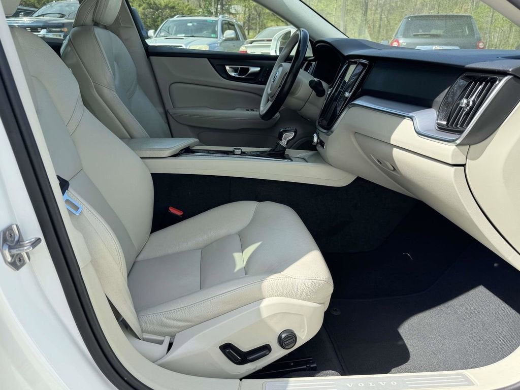 2020 Volvo S60 T5 Momentum