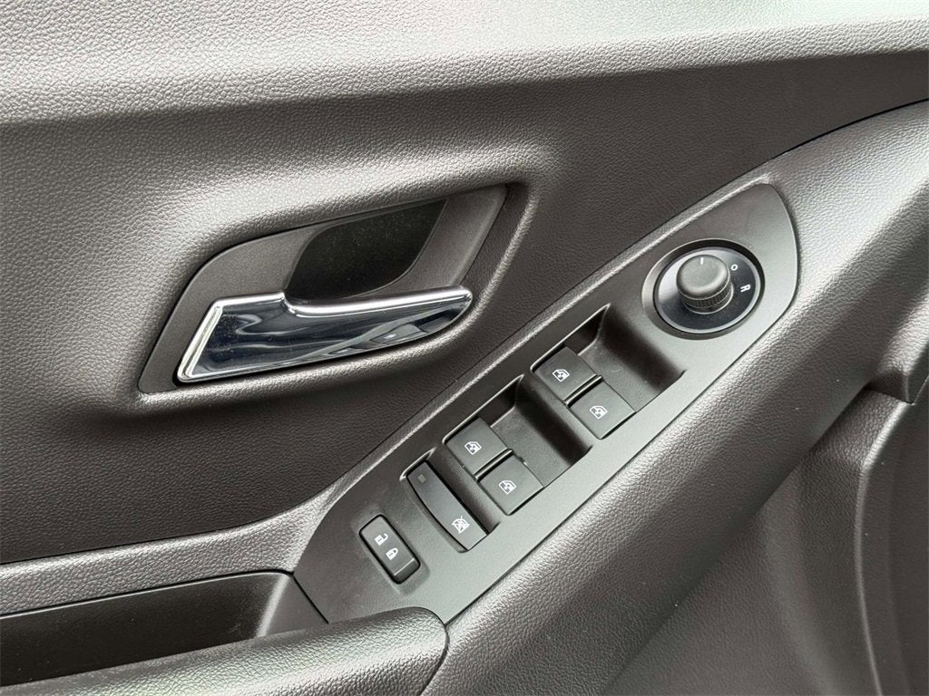 2022 Chevrolet Trax LS