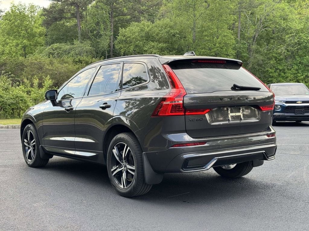 2022 Volvo XC60 B6 R-Design