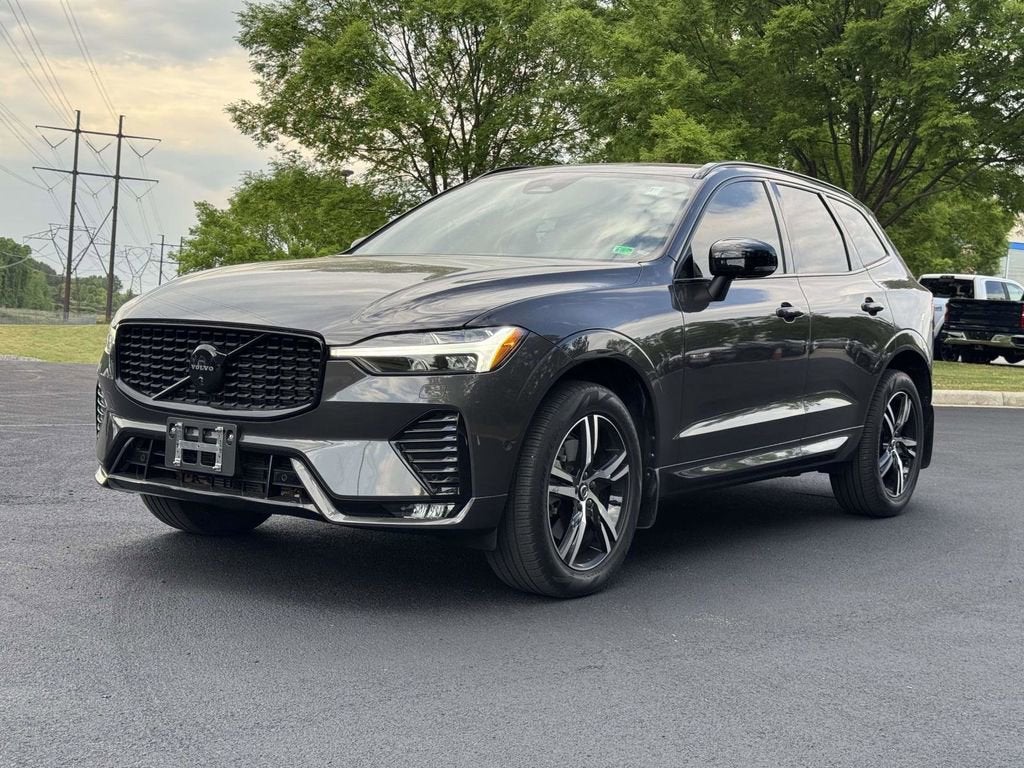 2022 Volvo XC60 B6 R-Design