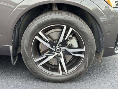 2022 Volvo XC60 B6 R-Design