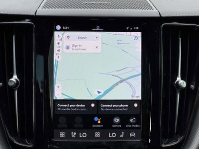 2022 Volvo XC60 B6 R-Design