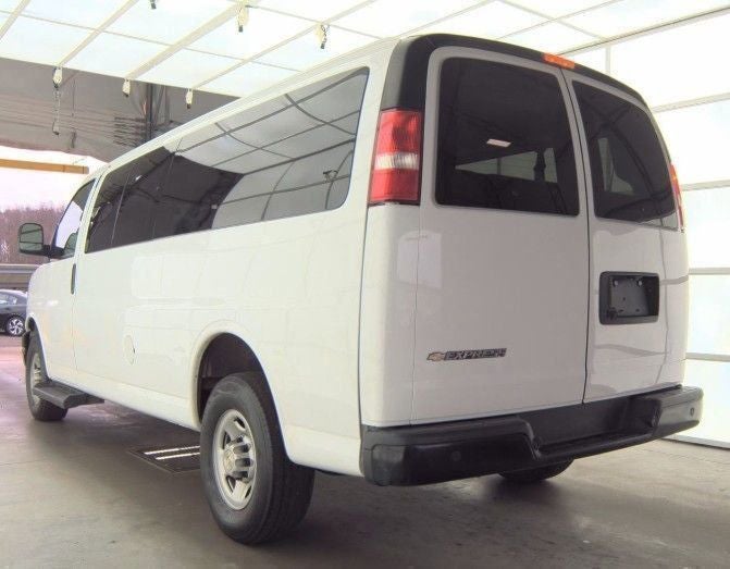 2022 Chevrolet Express 3500 LS Passenger