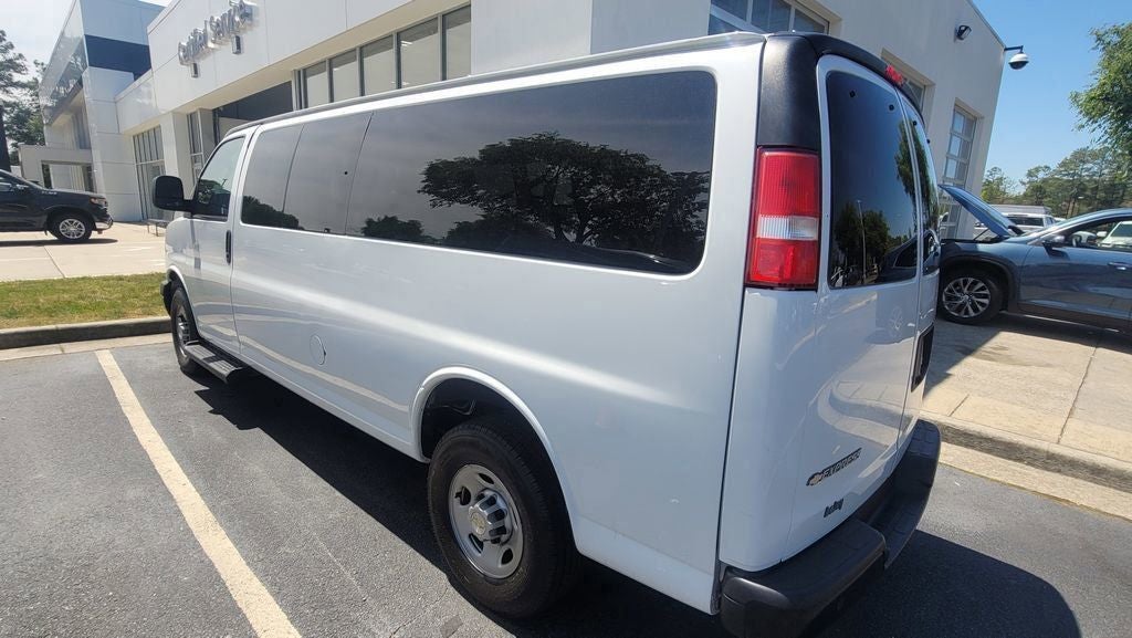 2022 Chevrolet Express 3500 LS Passenger