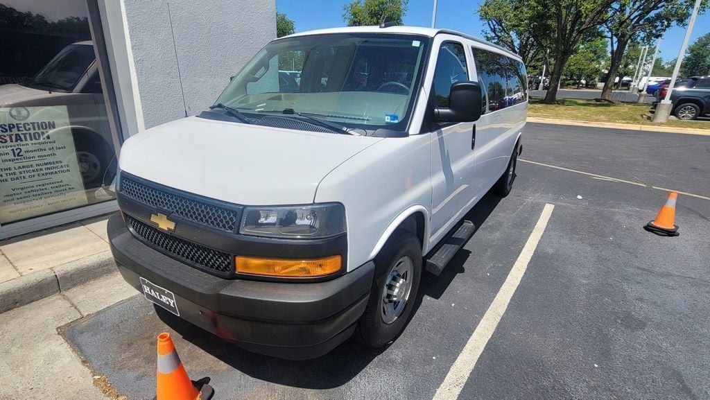2022 Chevrolet Express 3500 LS Passenger