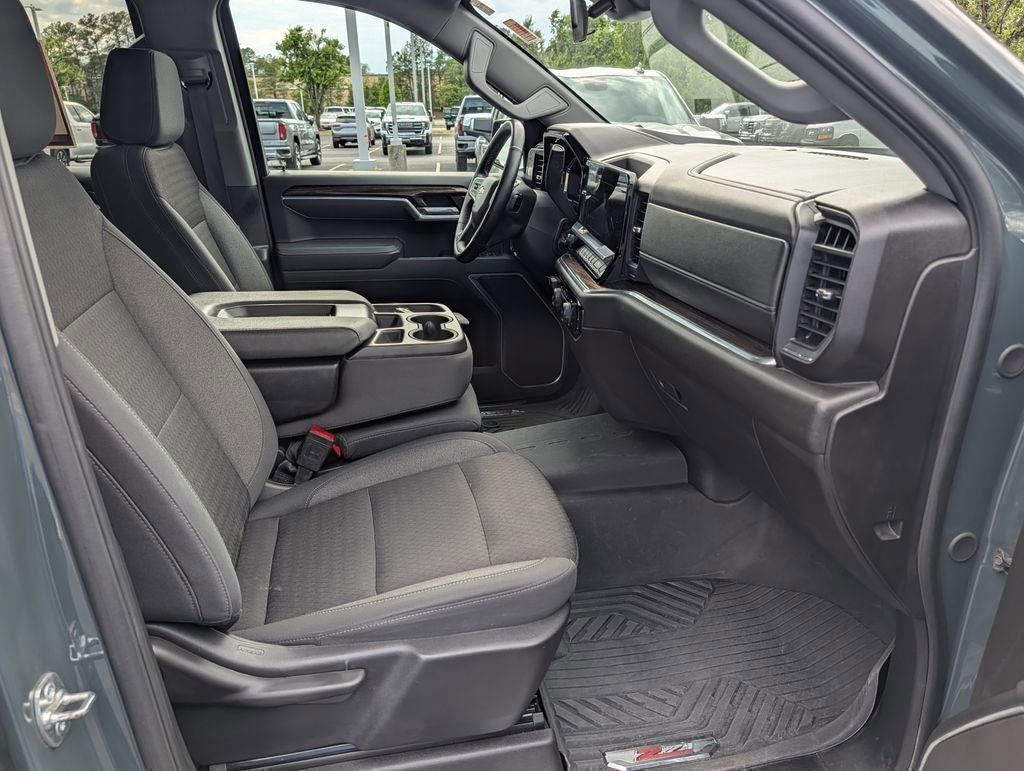 2025 Chevrolet Silverado 1500 LT LT1