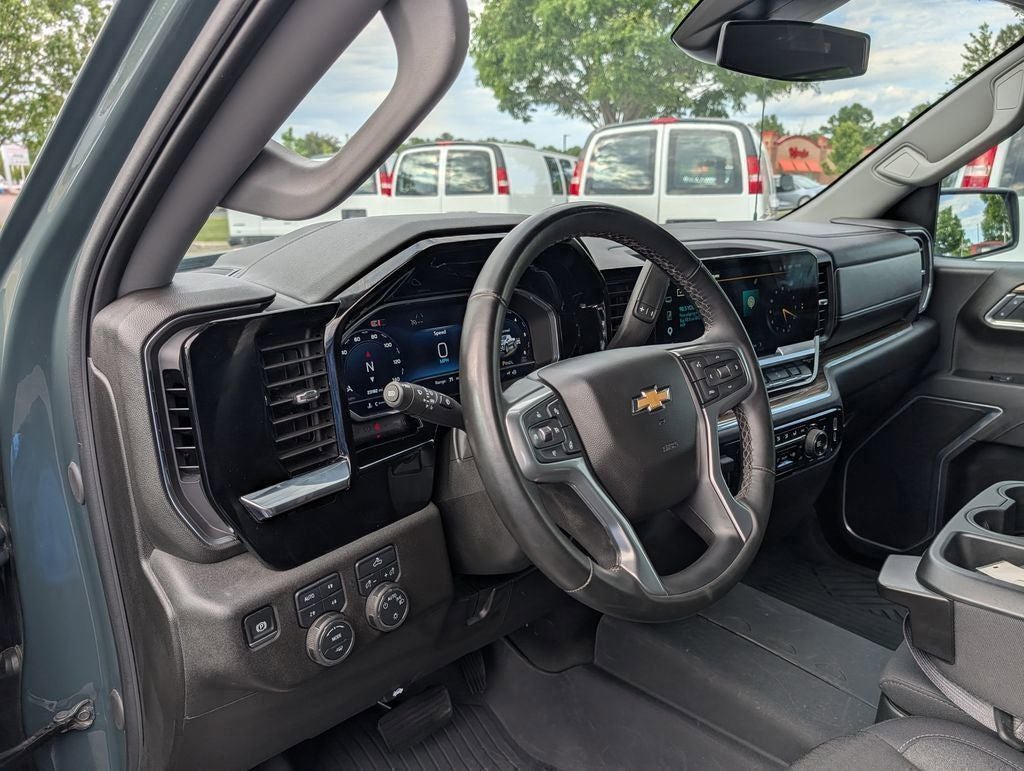2025 Chevrolet Silverado 1500 LT LT1