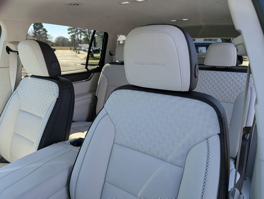 2025 GMC Acadia FWD Denali