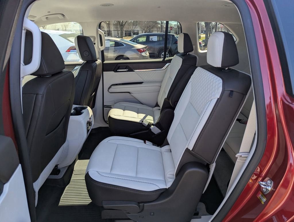 2025 GMC Acadia FWD Denali