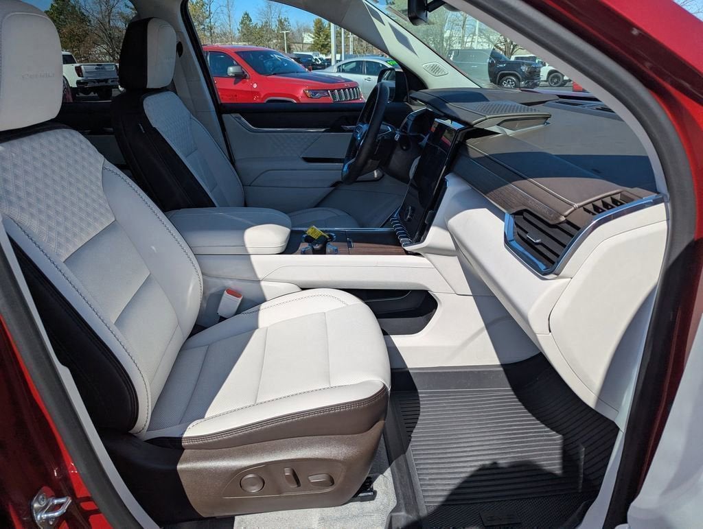 2025 GMC Acadia FWD Denali