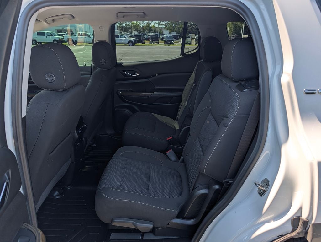 2022 GMC Acadia SLE