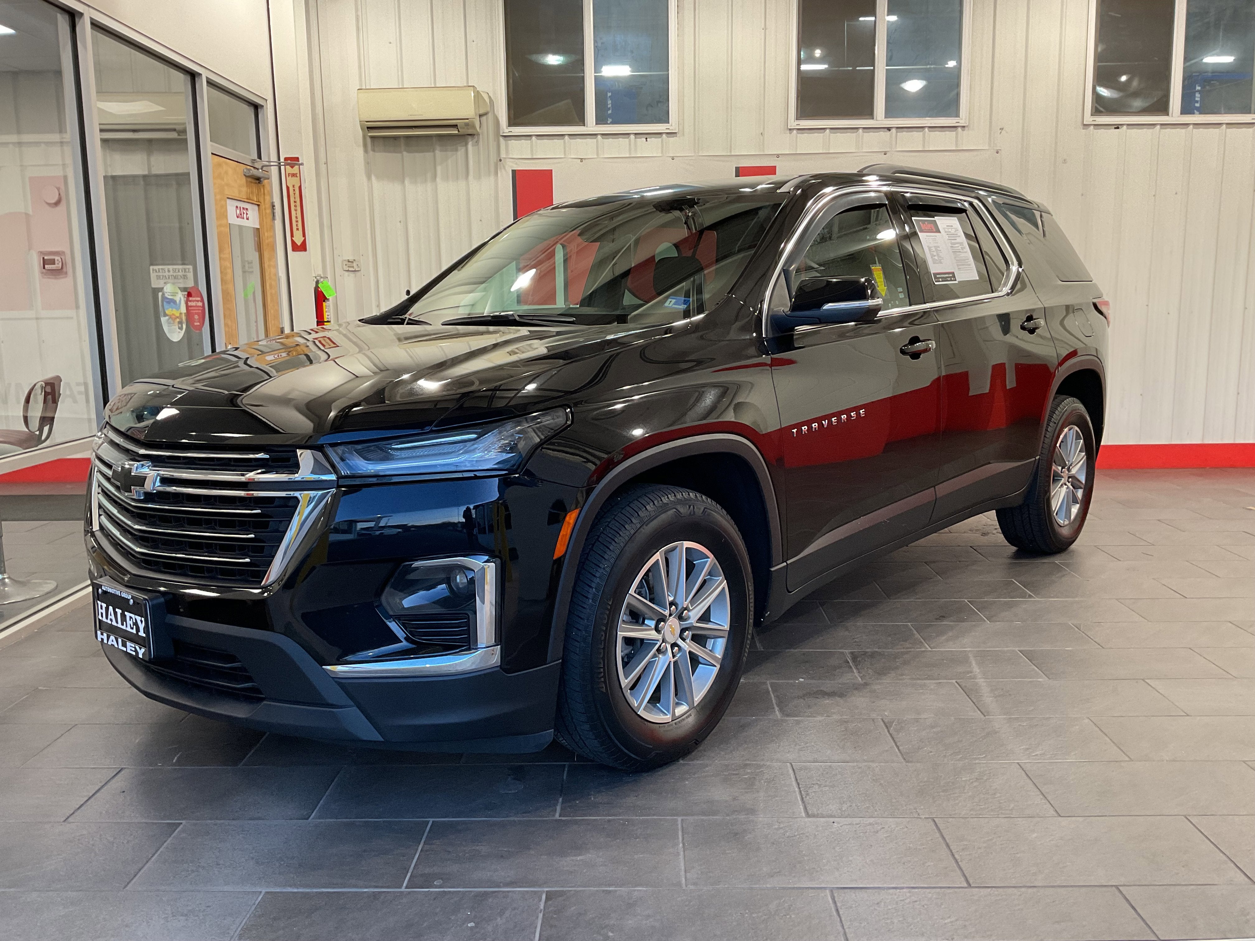 2023 Chevrolet Traverse LT Cloth
