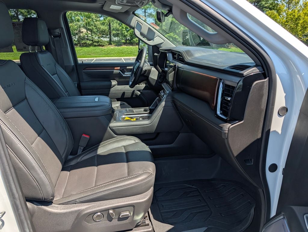 2025 GMC Sierra 2500HD Denali