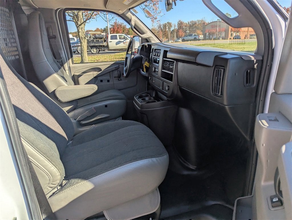 2024 GMC Savana Cargo Van Base