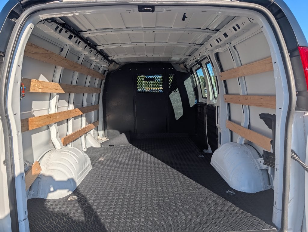 2025 GMC Savana 2500 Work Van