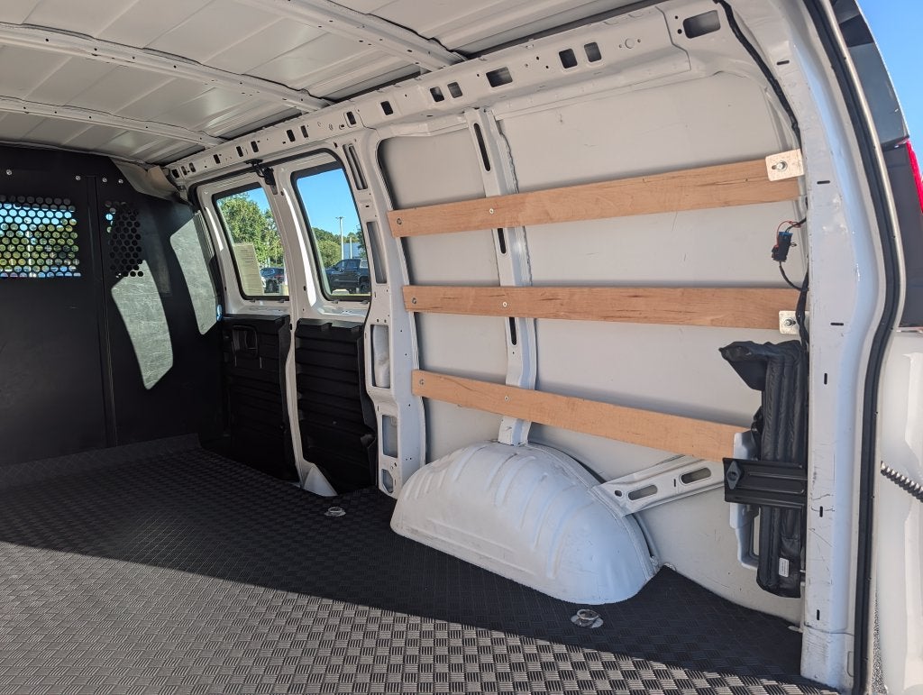 2025 GMC Savana 2500 Work Van