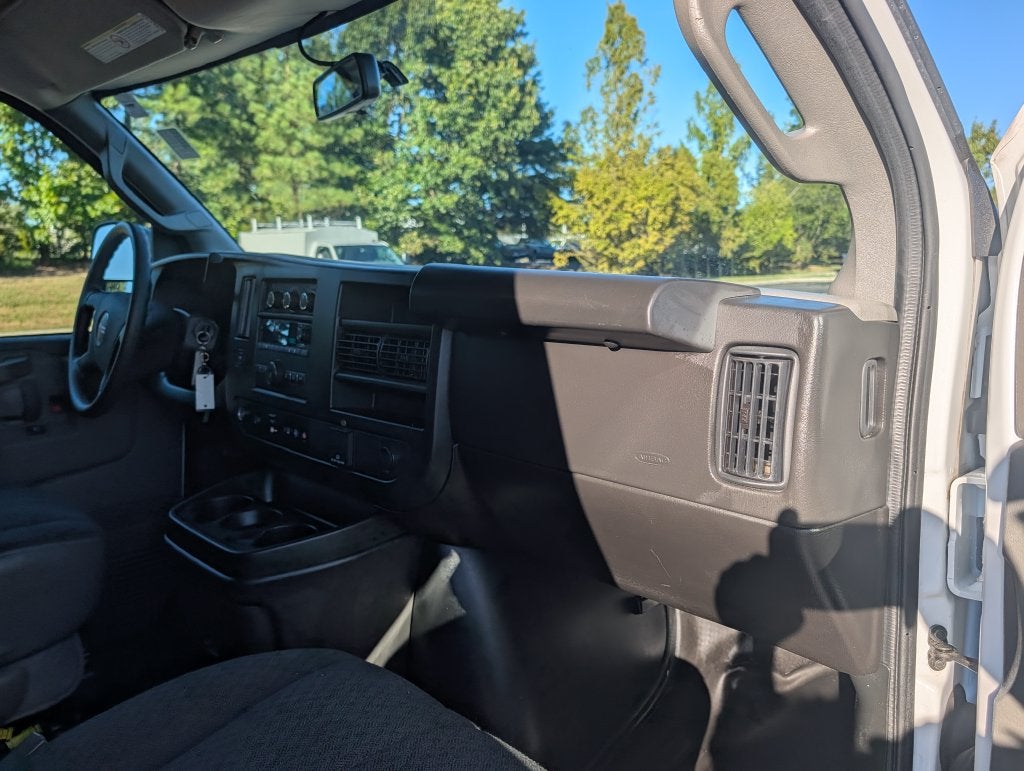 2025 GMC Savana 2500 Work Van