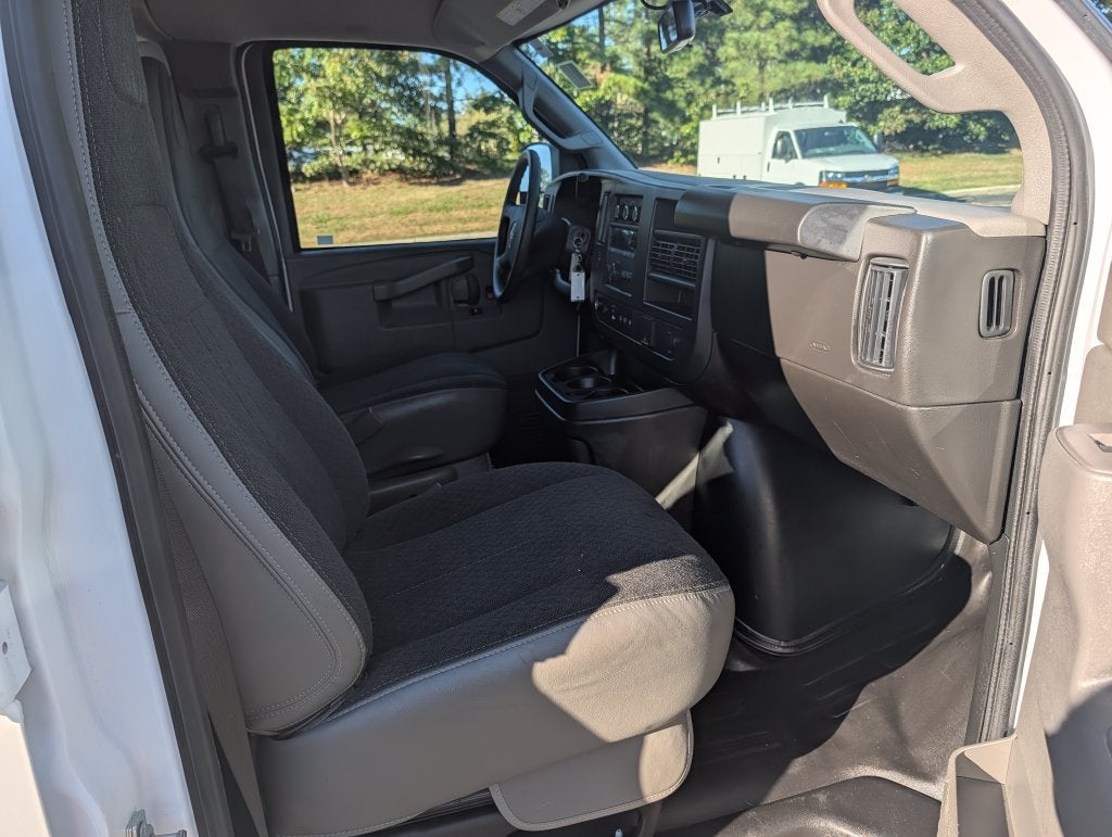 2025 GMC Savana 2500 Work Van