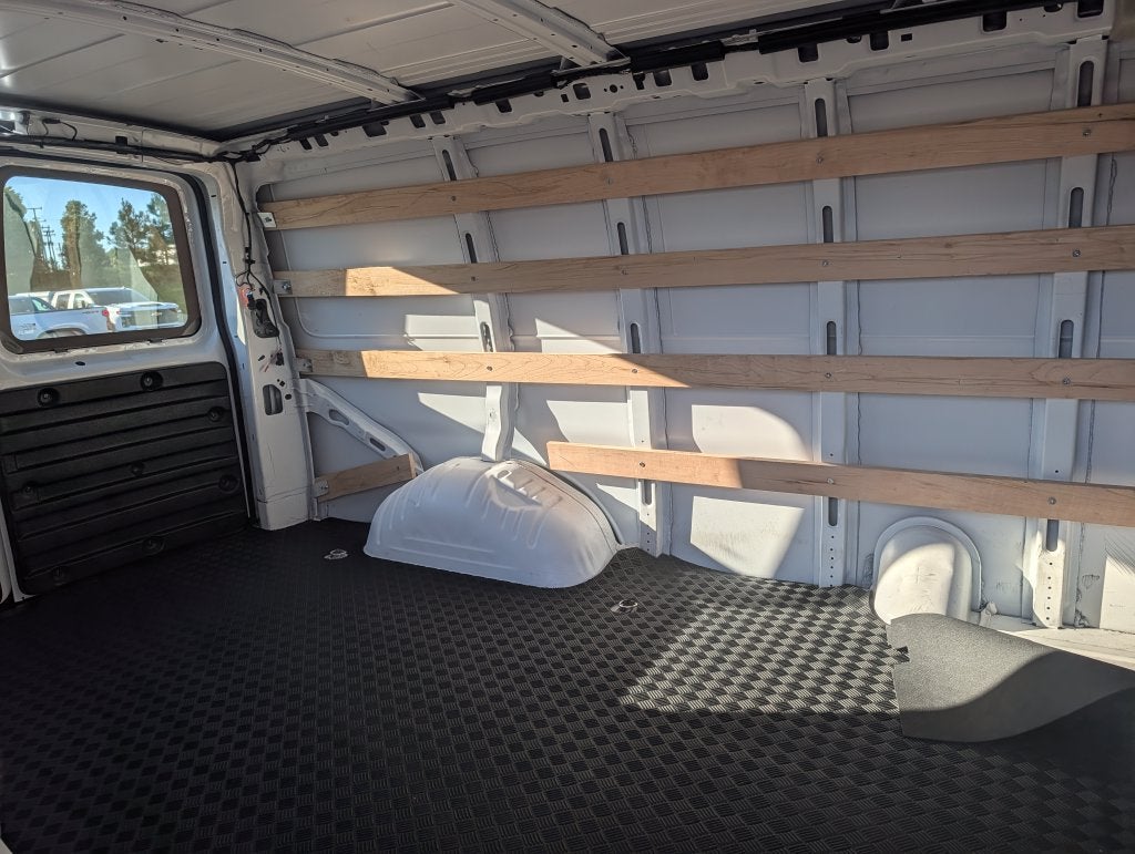 2025 GMC Savana 2500 Work Van