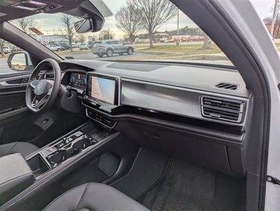 2024 Volkswagen Atlas Cross Sport 2.0T SE w/Technology