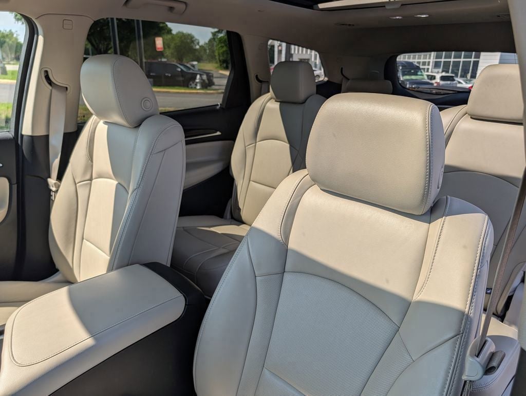 2021 Buick Enclave Essence