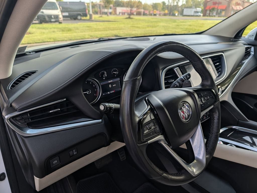 2023 Buick Enclave Essence