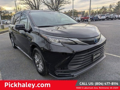 2024 Toyota Sienna LE