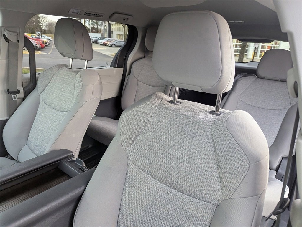 2024 Toyota Sienna LE