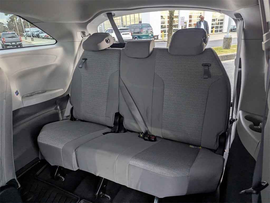 2024 Toyota Sienna LE