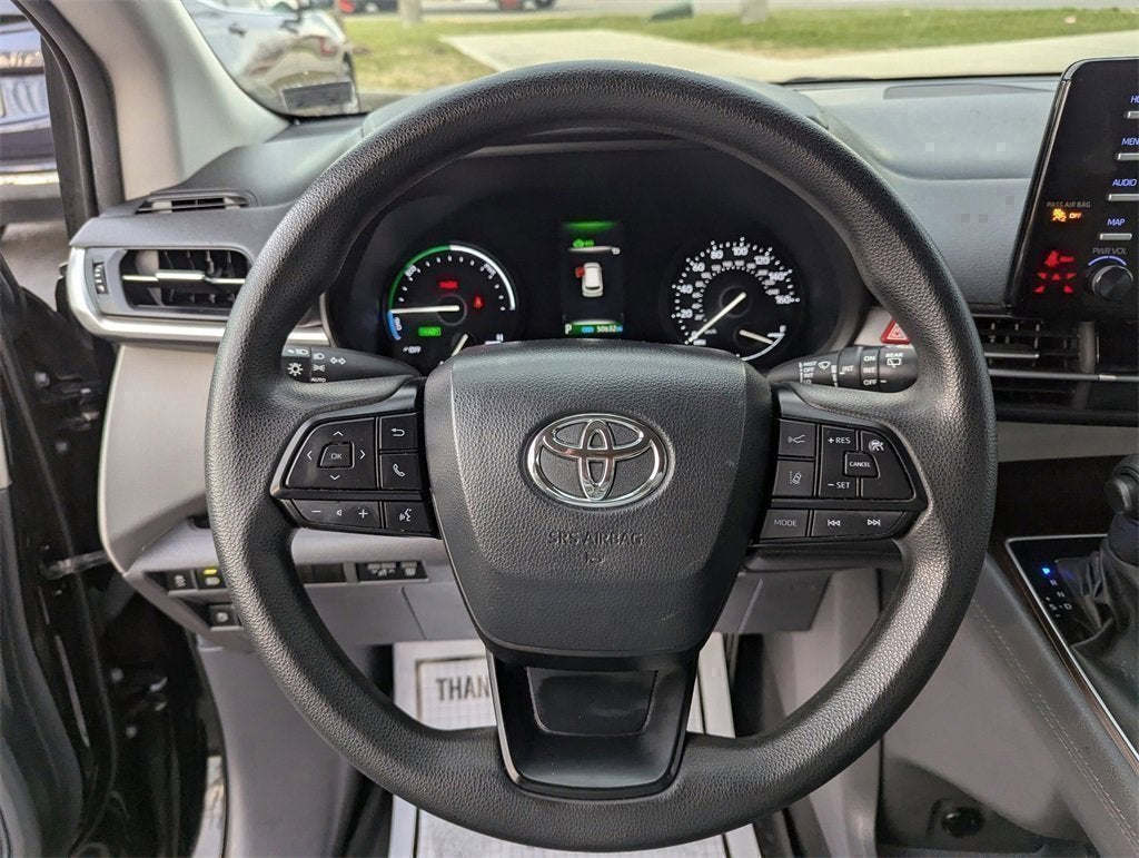 2024 Toyota Sienna LE