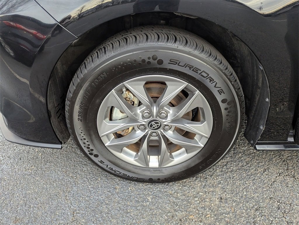 2024 Toyota Sienna LE