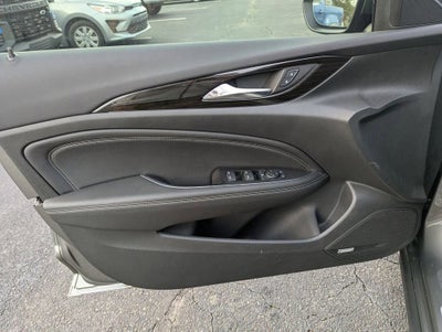 2019 Buick Regal Sportback Essence