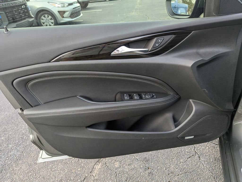 2019 Buick Regal Sportback Essence