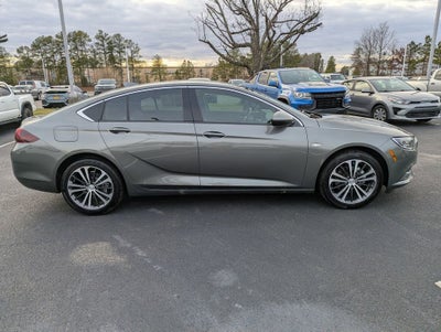 2019 Buick Regal Sportback Essence