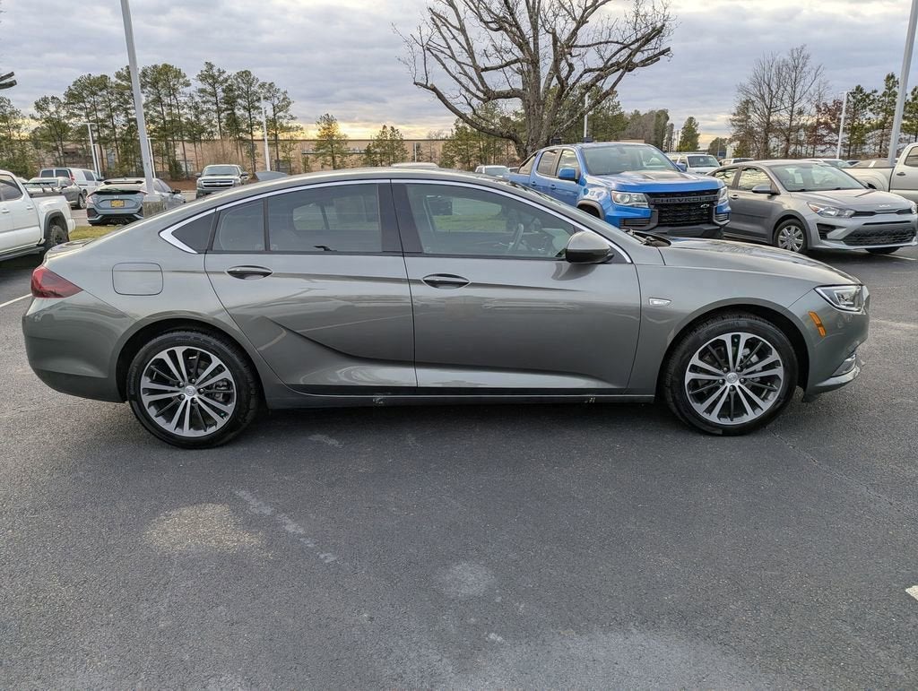 2019 Buick Regal Sportback Essence