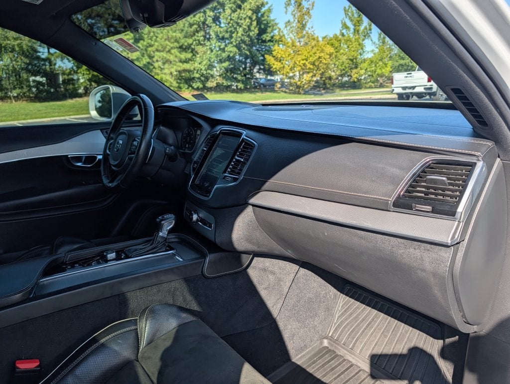 2019 Volvo XC90 T6 R-Design