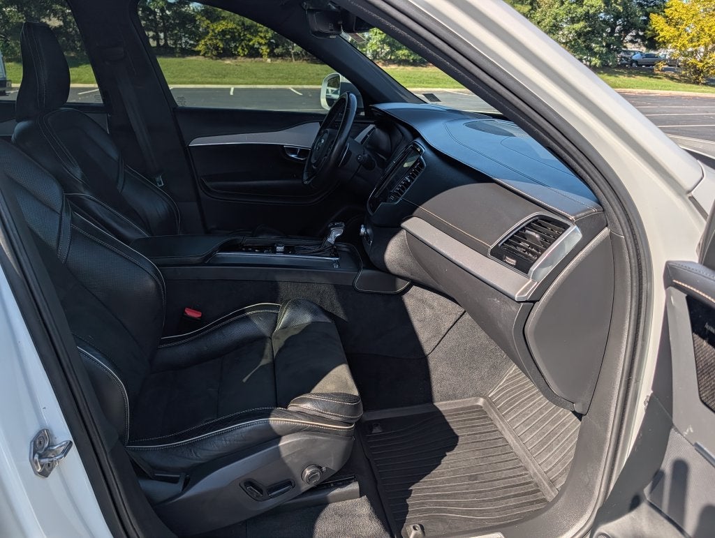 2019 Volvo XC90 T6 R-Design