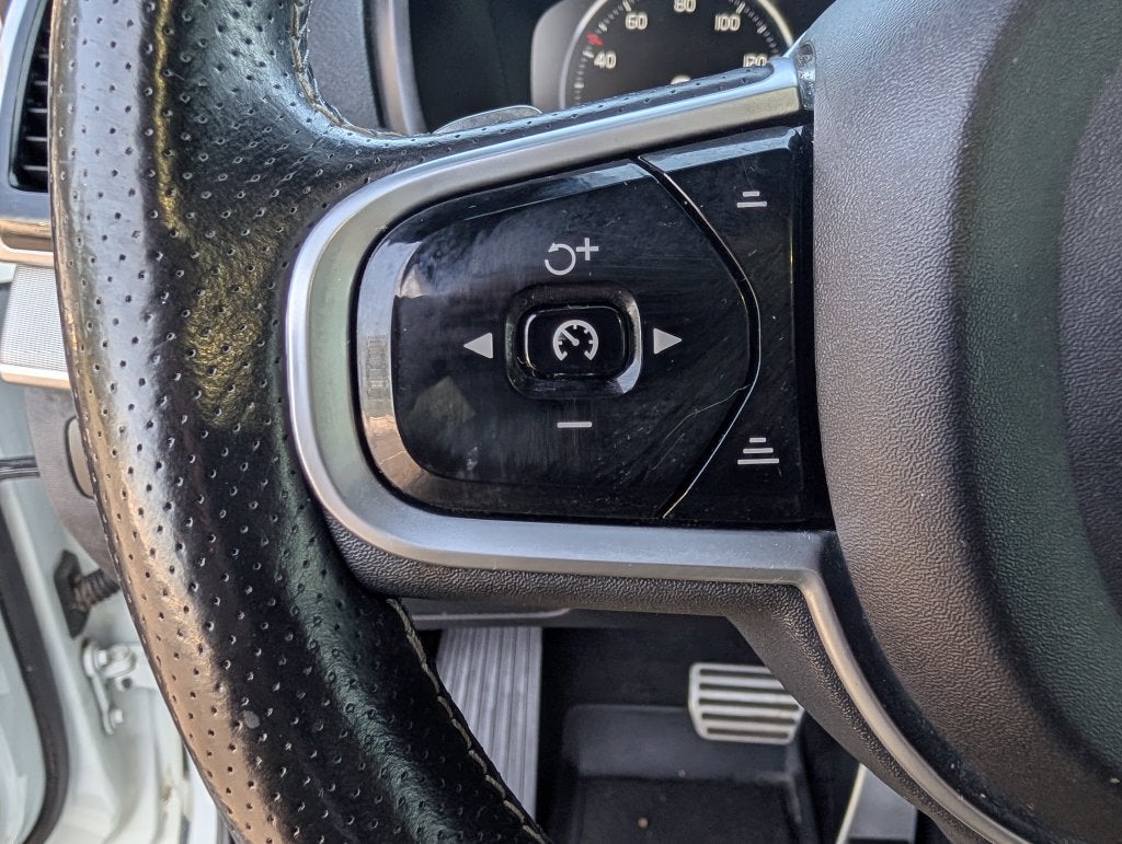 2019 Volvo XC90 T6 R-Design