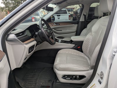 2022 Jeep Grand Cherokee Summit